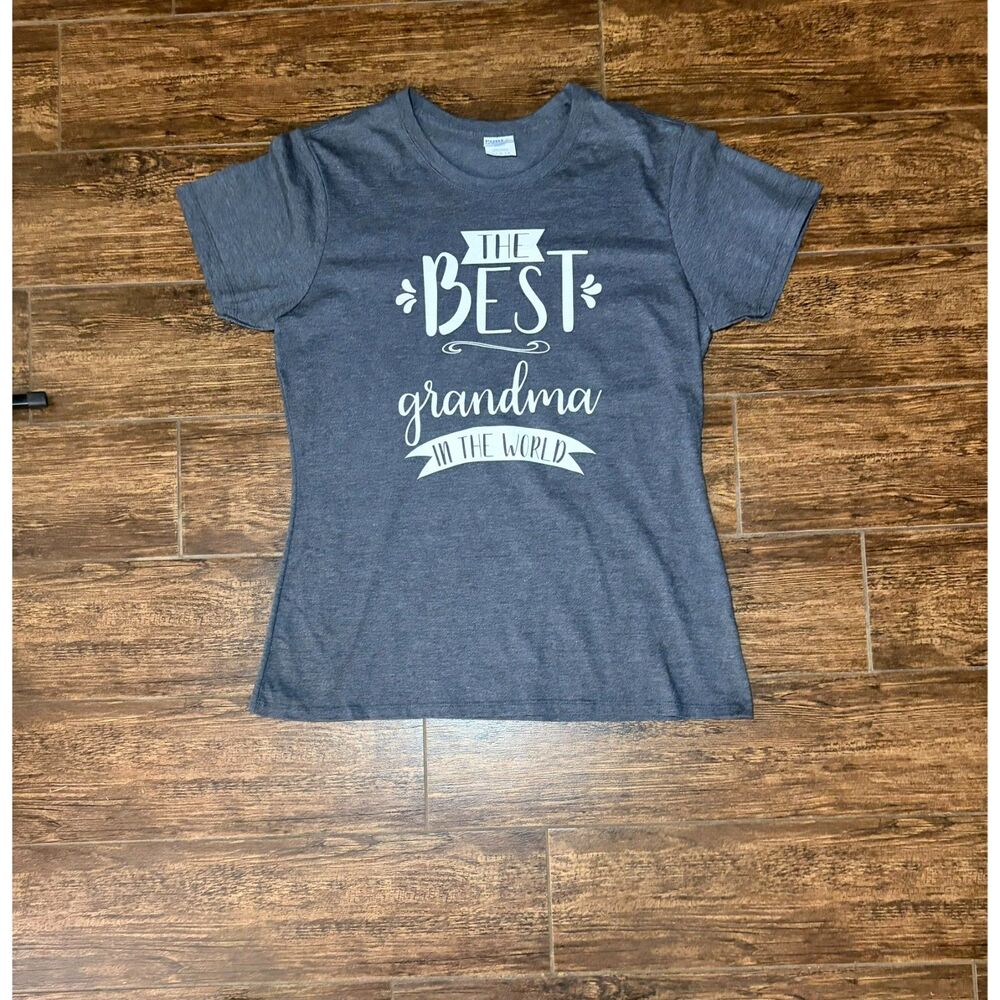 "Best Grandma in the World" Graphic Tee -L